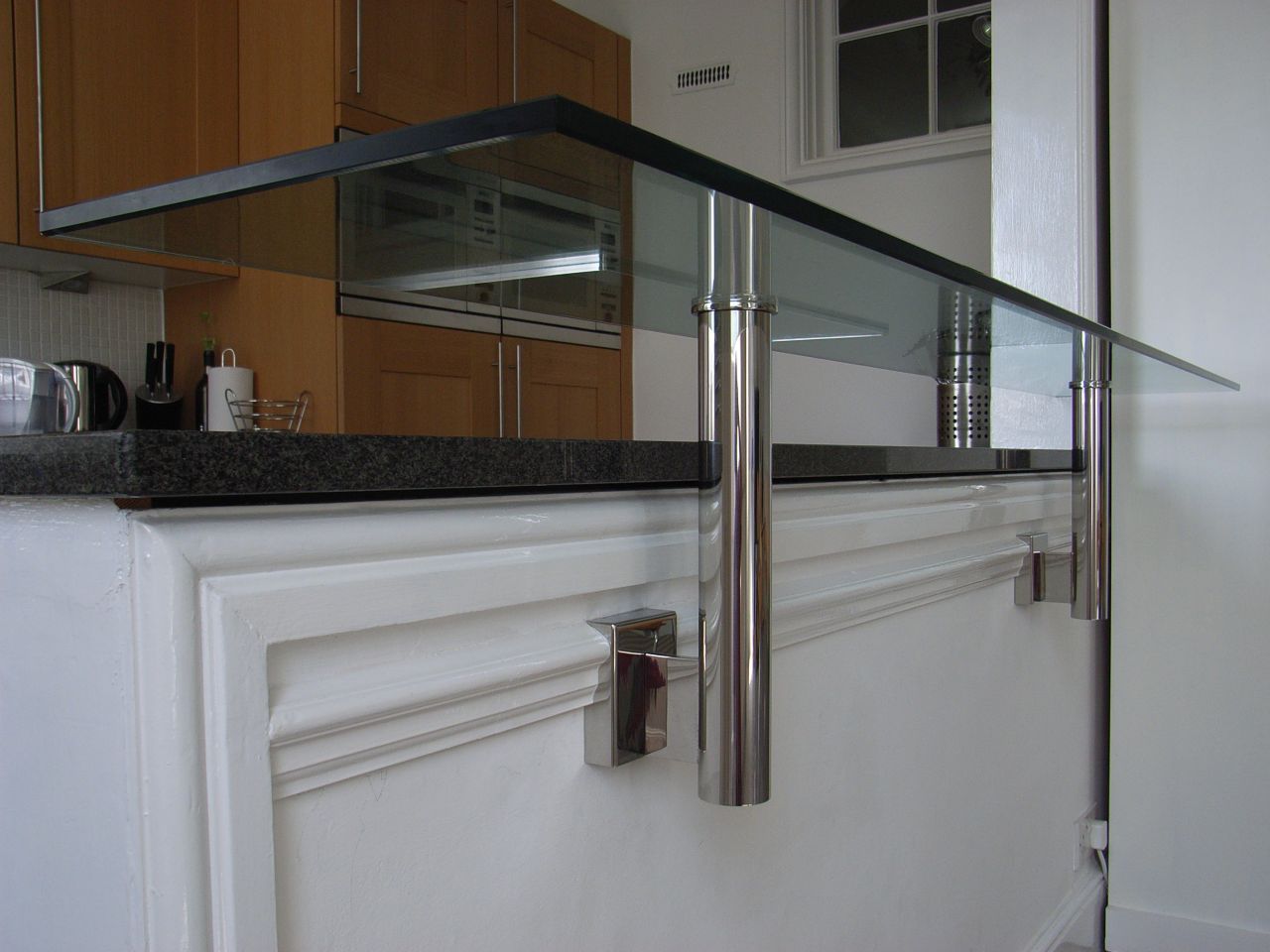 bespoke glass breakfast bar
