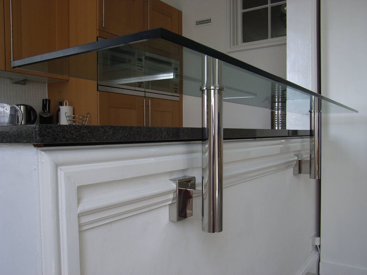 bespoke glass breakfast bar
