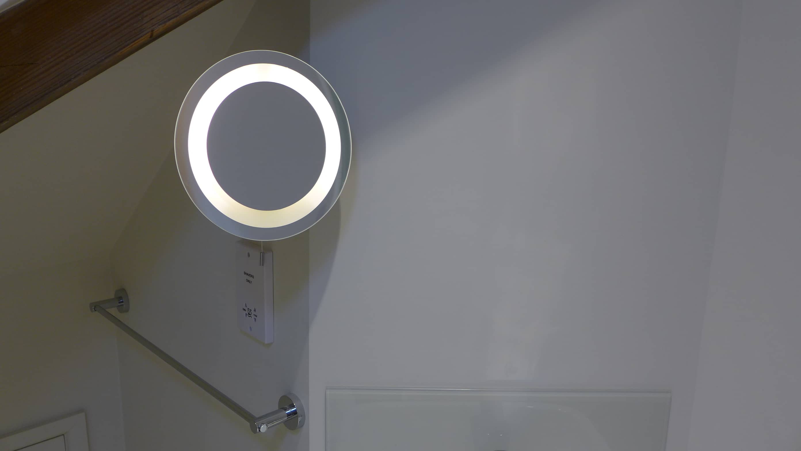 illuminated shaving mirror