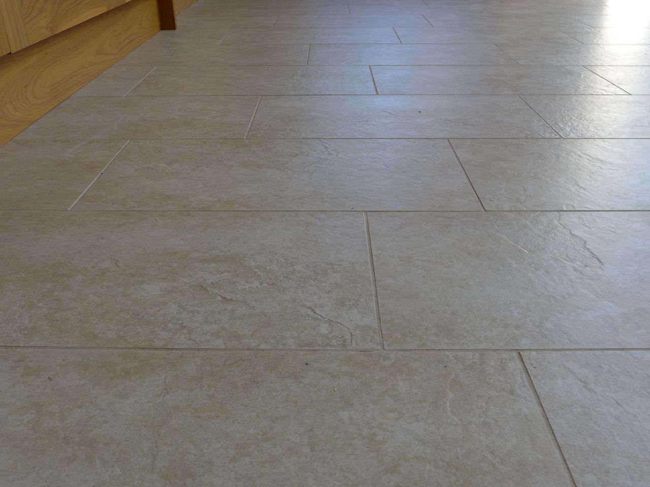 porcelain tiled floor