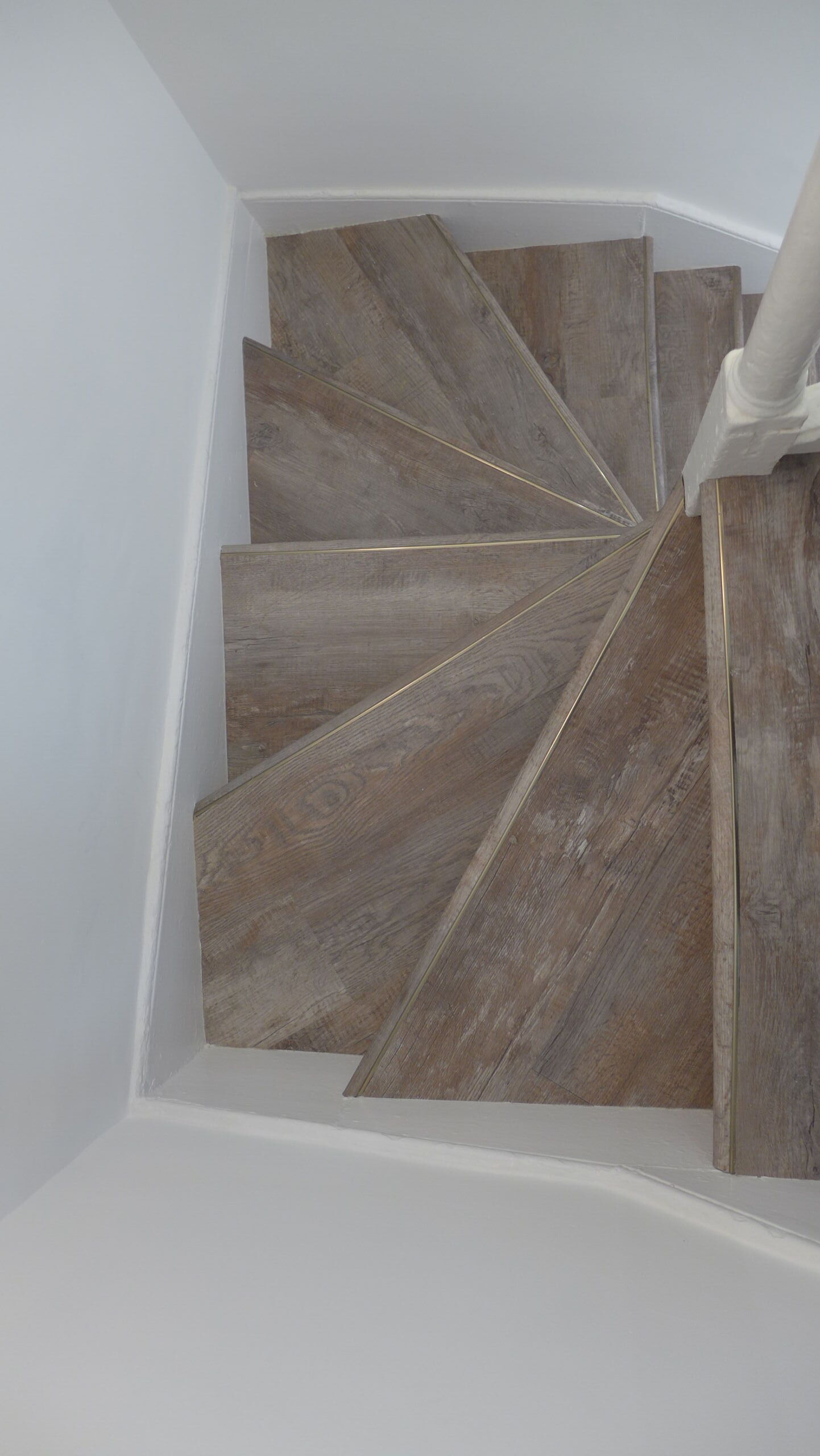 vinyl tiles on stairs