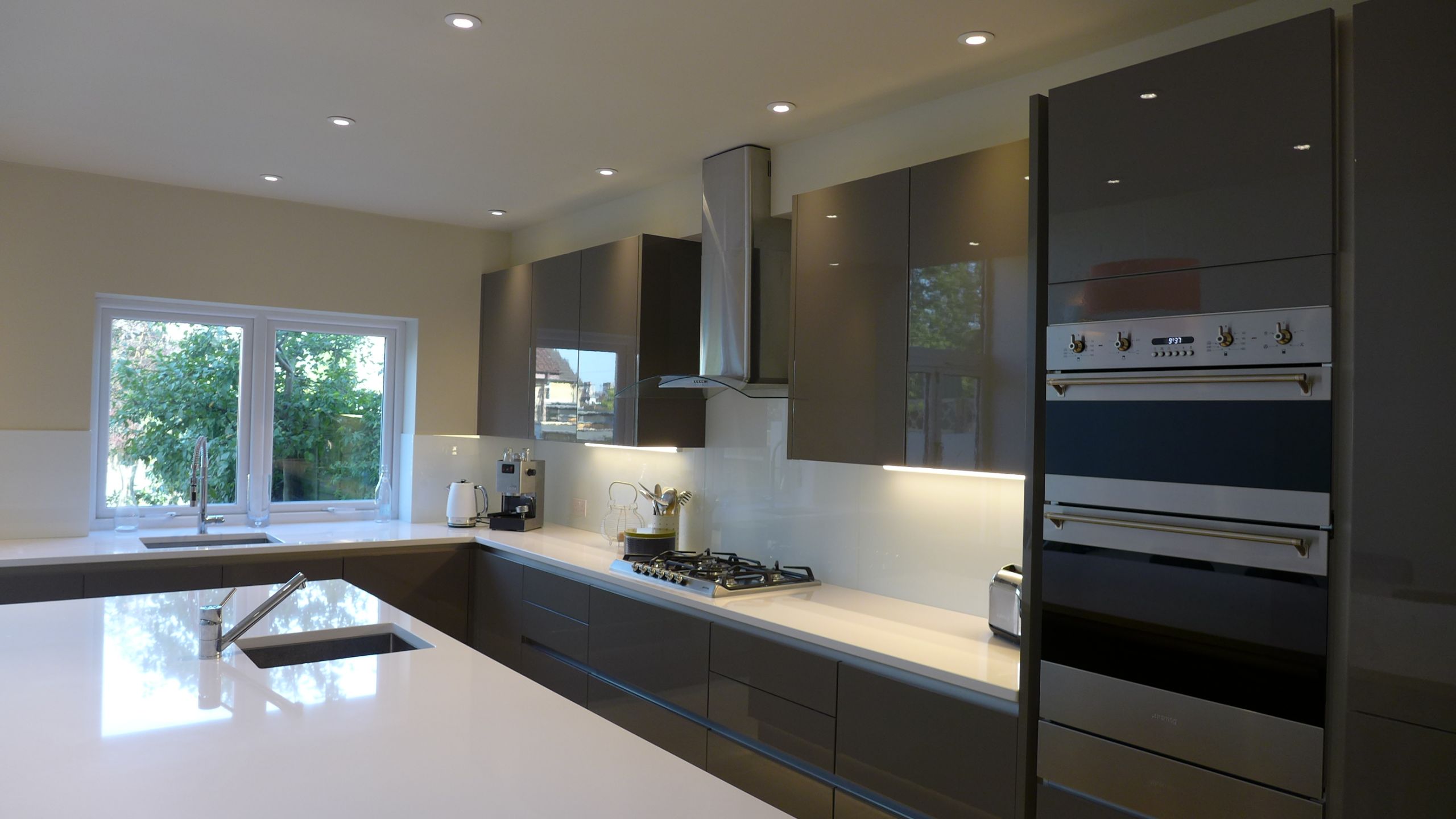 modern-grey-kitchen