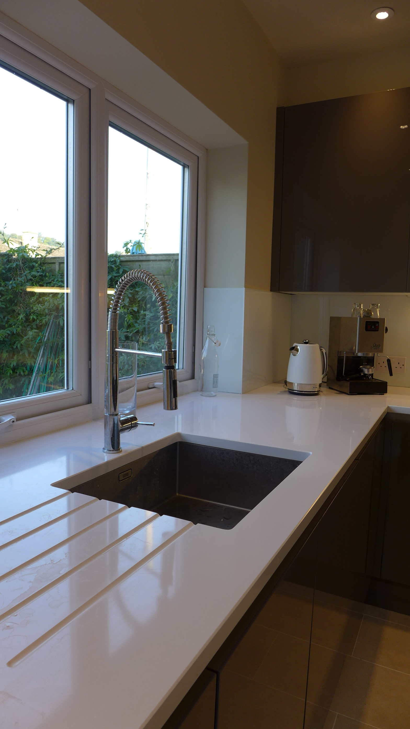 modern-undermount-kitchen-sink