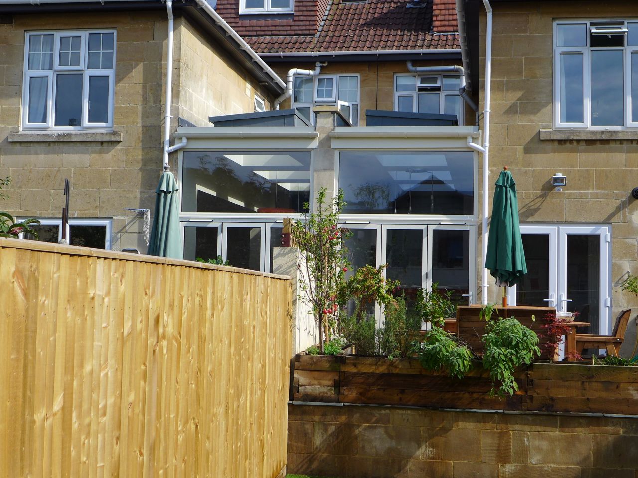 neighbouring-side-return-extensions