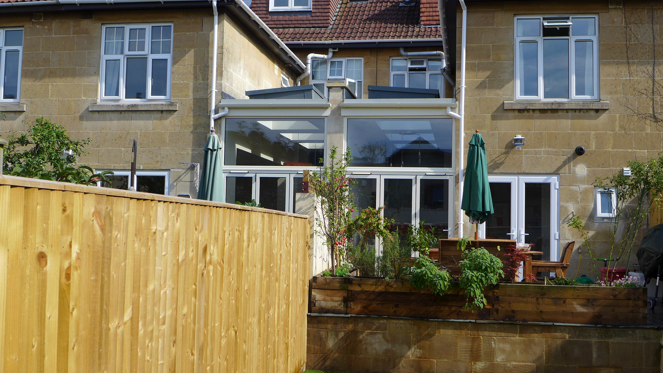 neighbouring-side-return-extensions