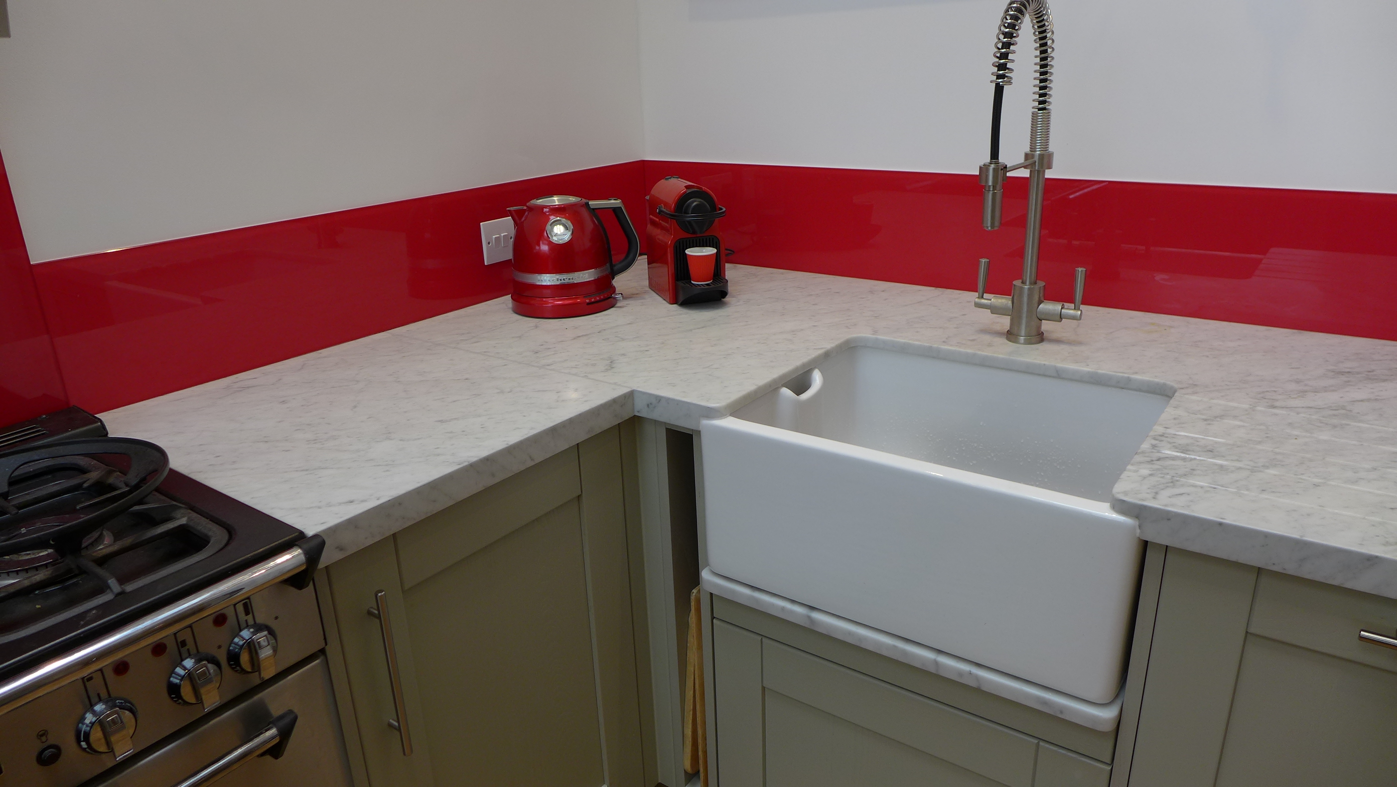 red glass splashback