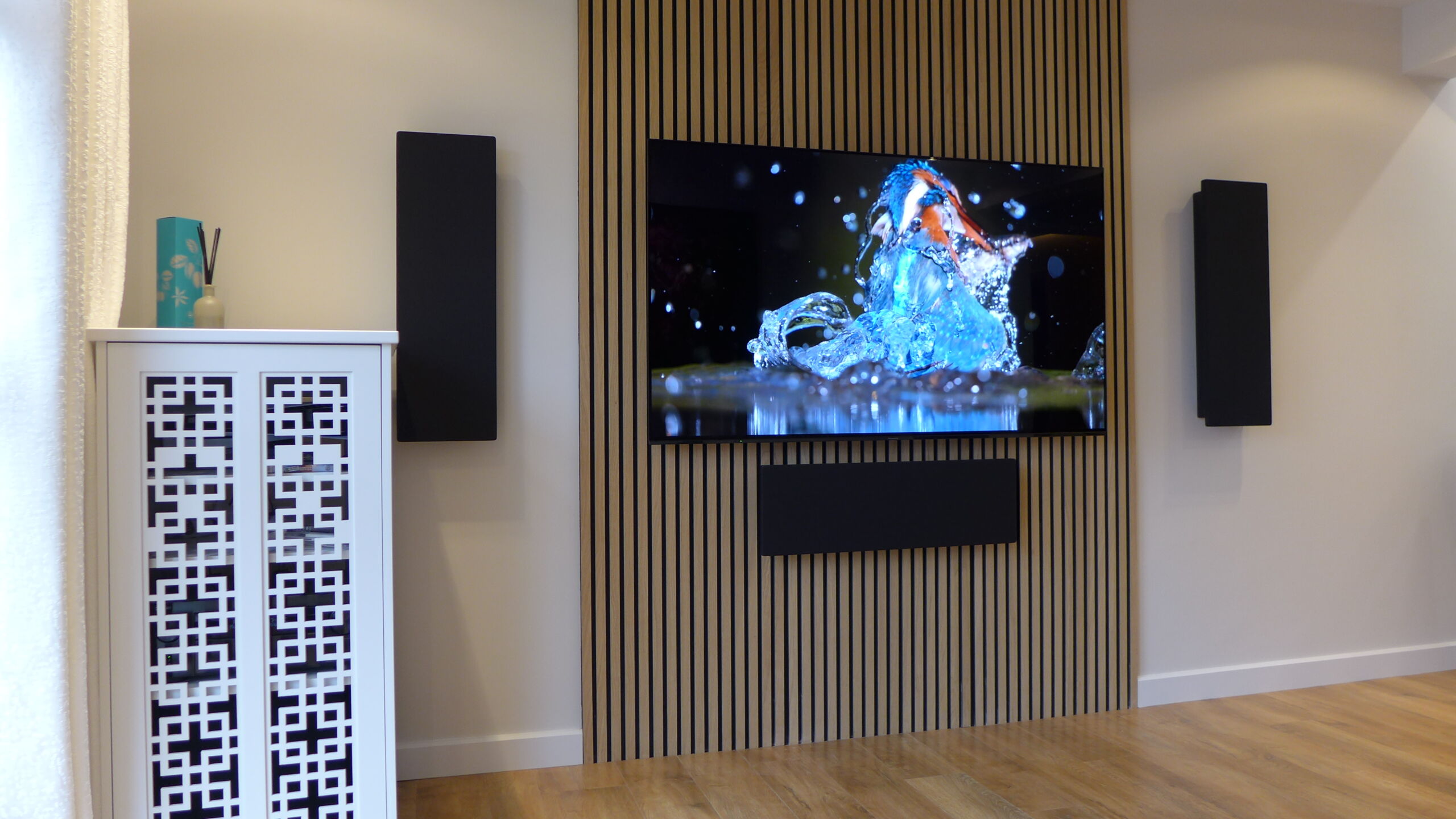 LCD TV with wall speakers