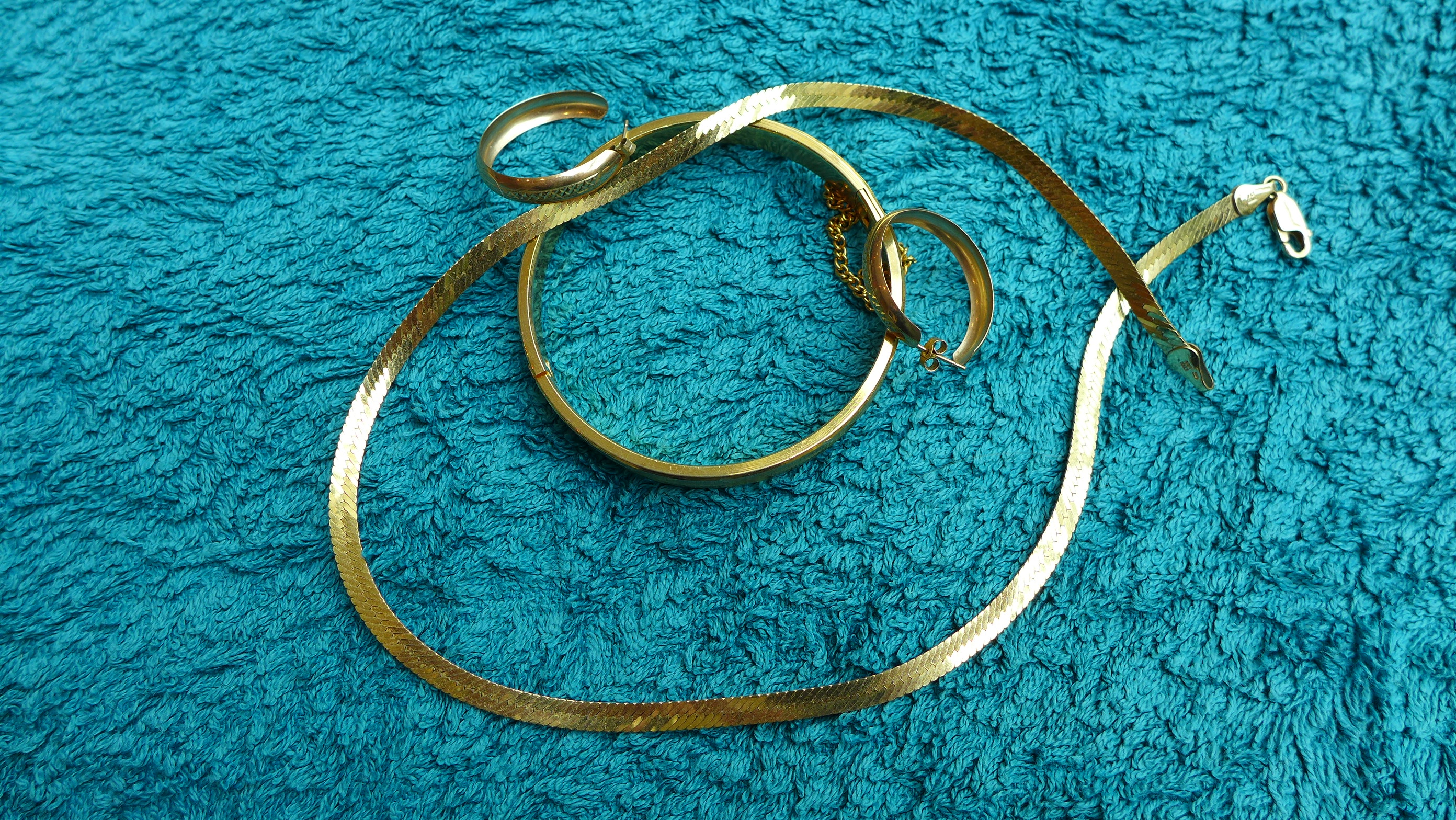Gold on Marrs Green type tone
