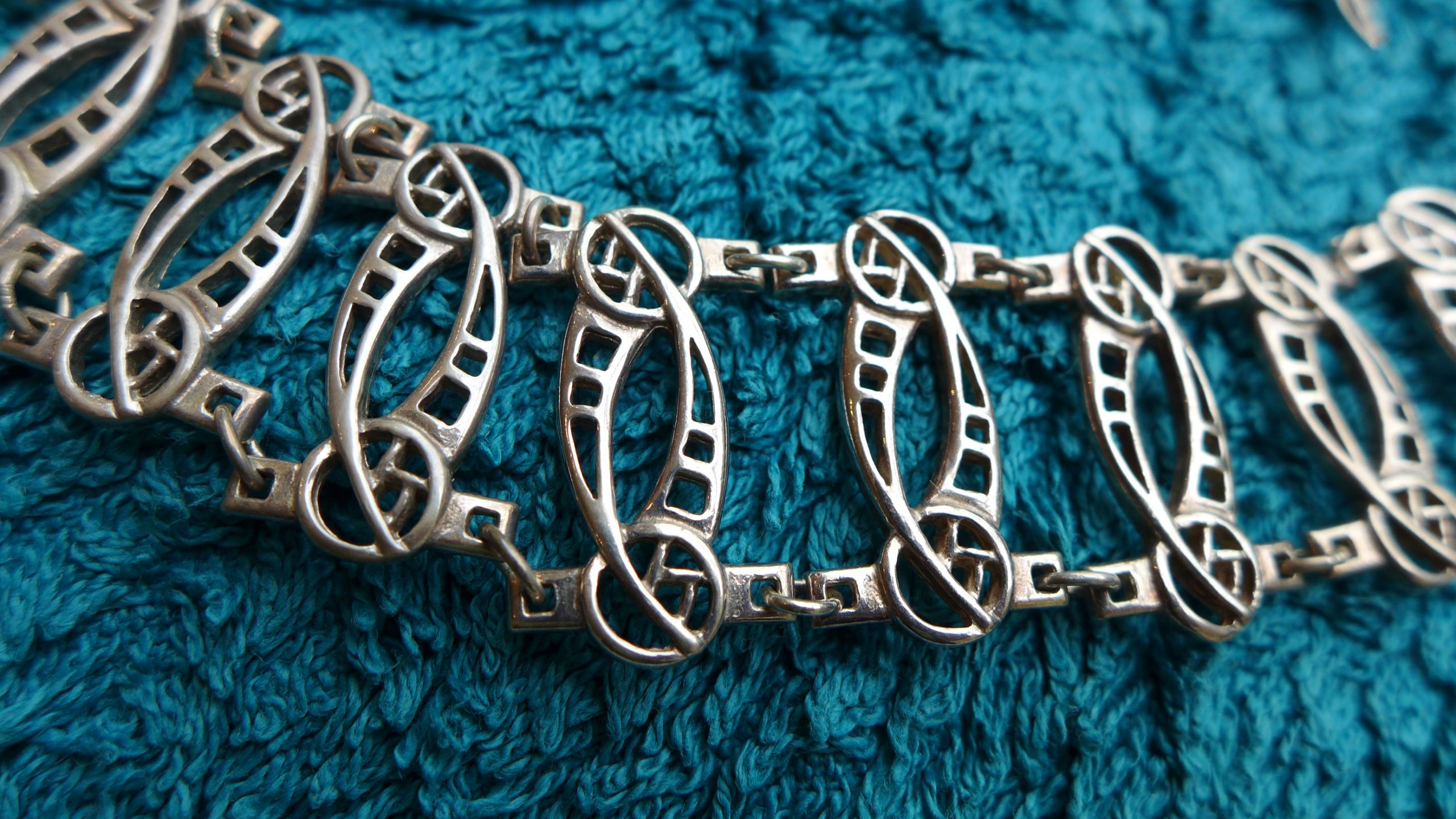 Silver on Marrs Green type tone