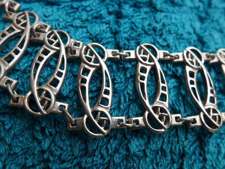 Silver on Marrs Green type tone