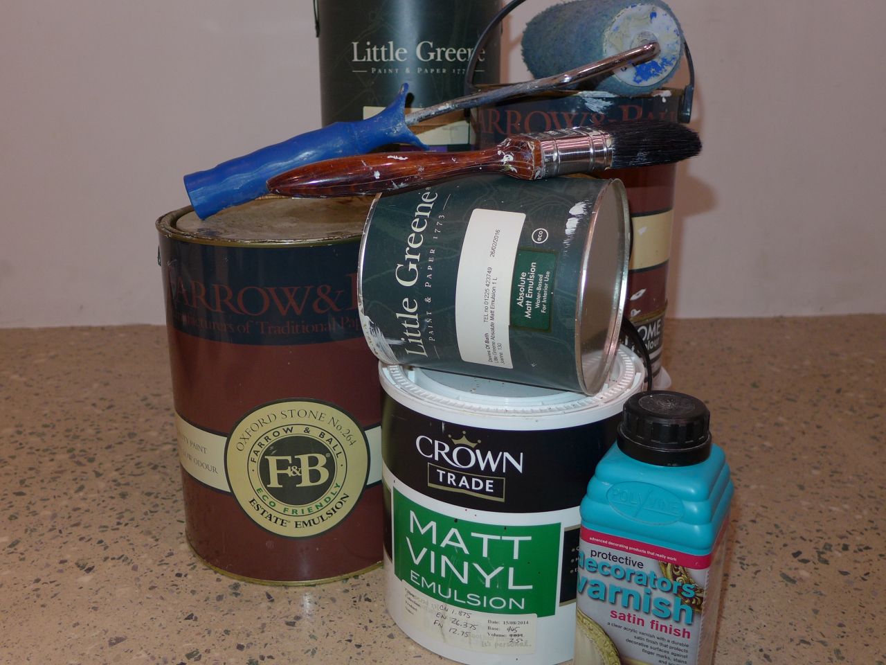 decorator's paint pots