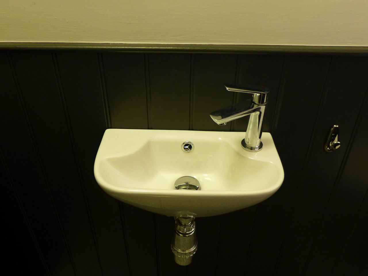 small cloakroom basin
